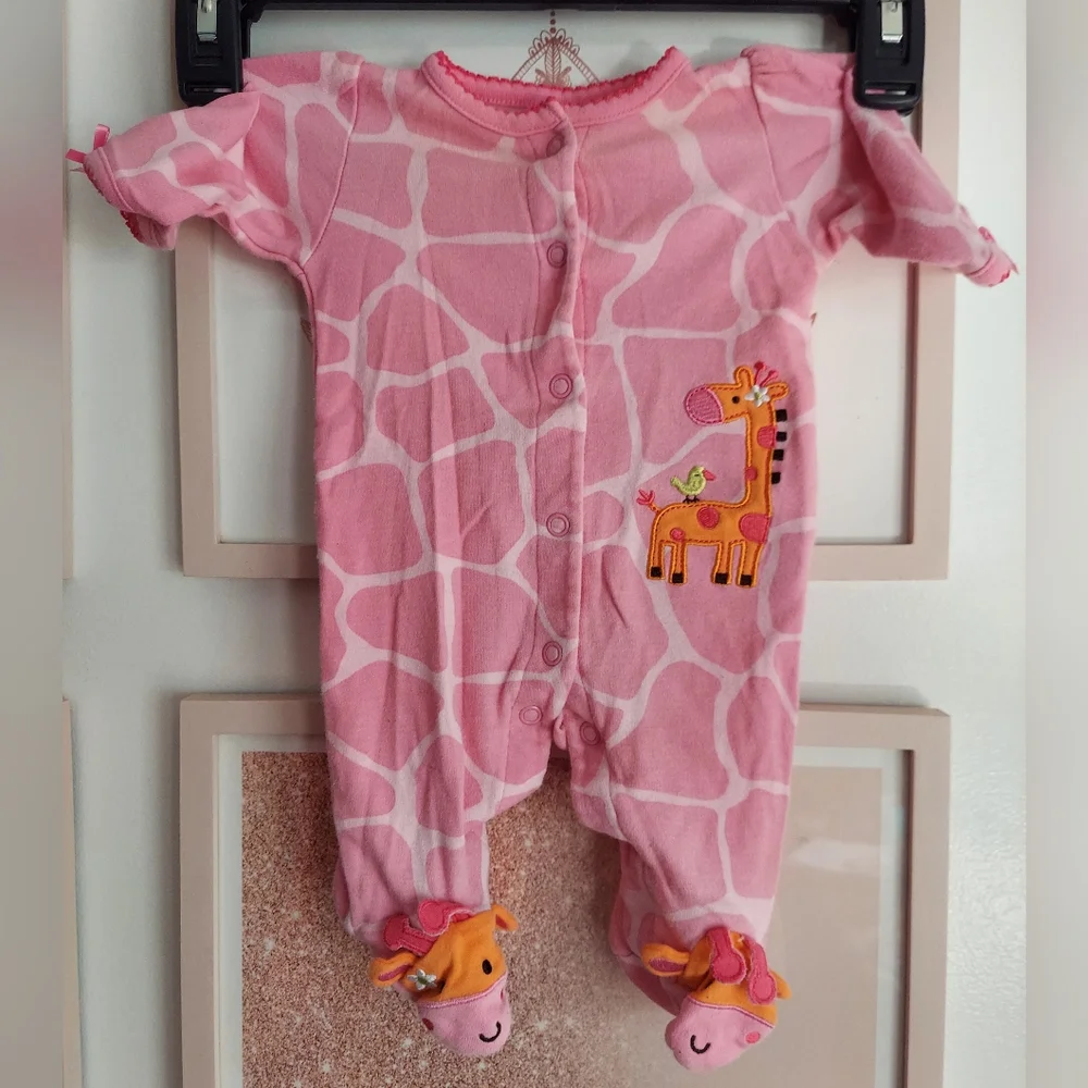 🎁 10/$25  Giraffe newborn sleeper,  pink and orange,  Carter's brand
